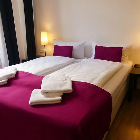 מלון Goldmarie 3*